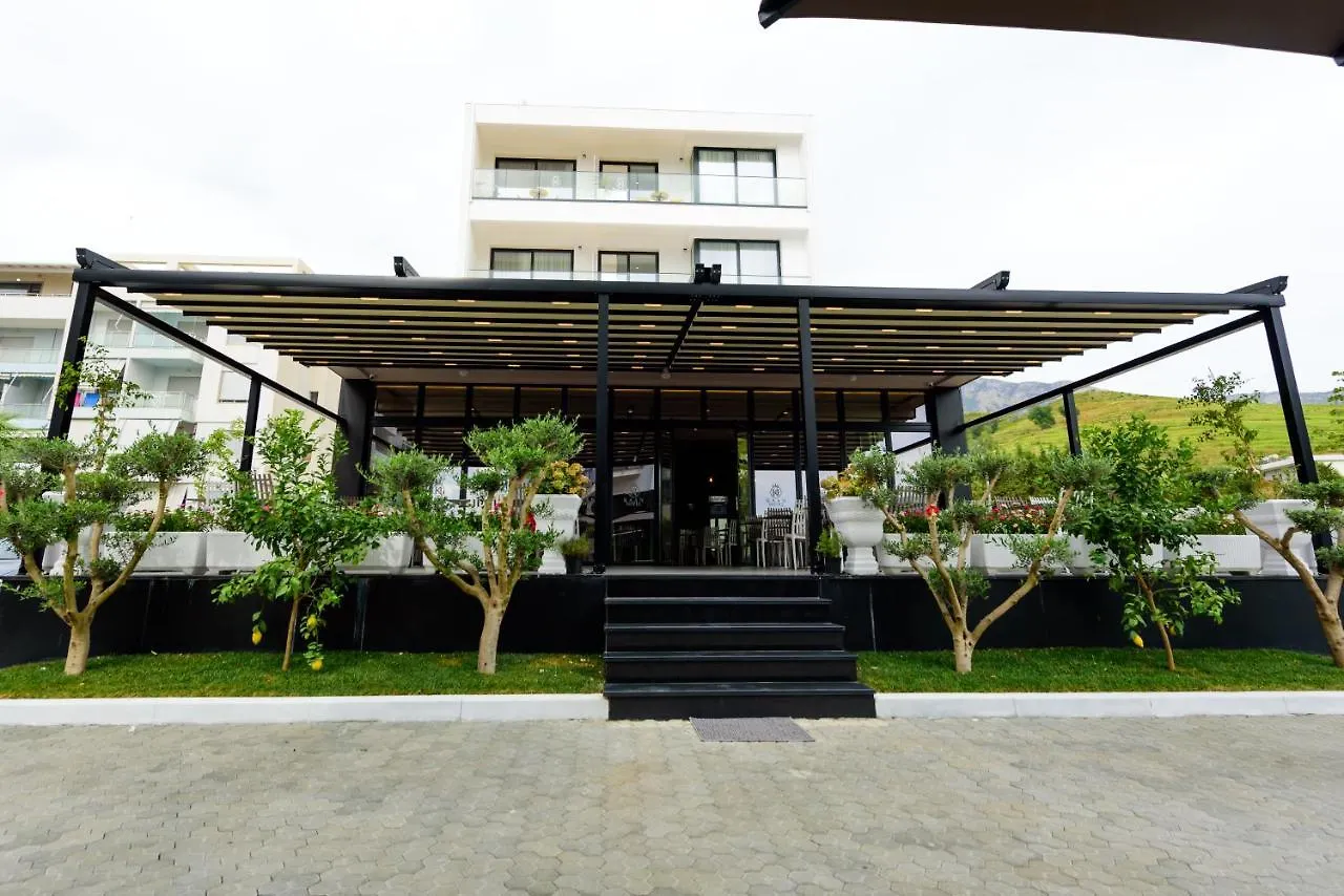 Kaan Hotel Radhima