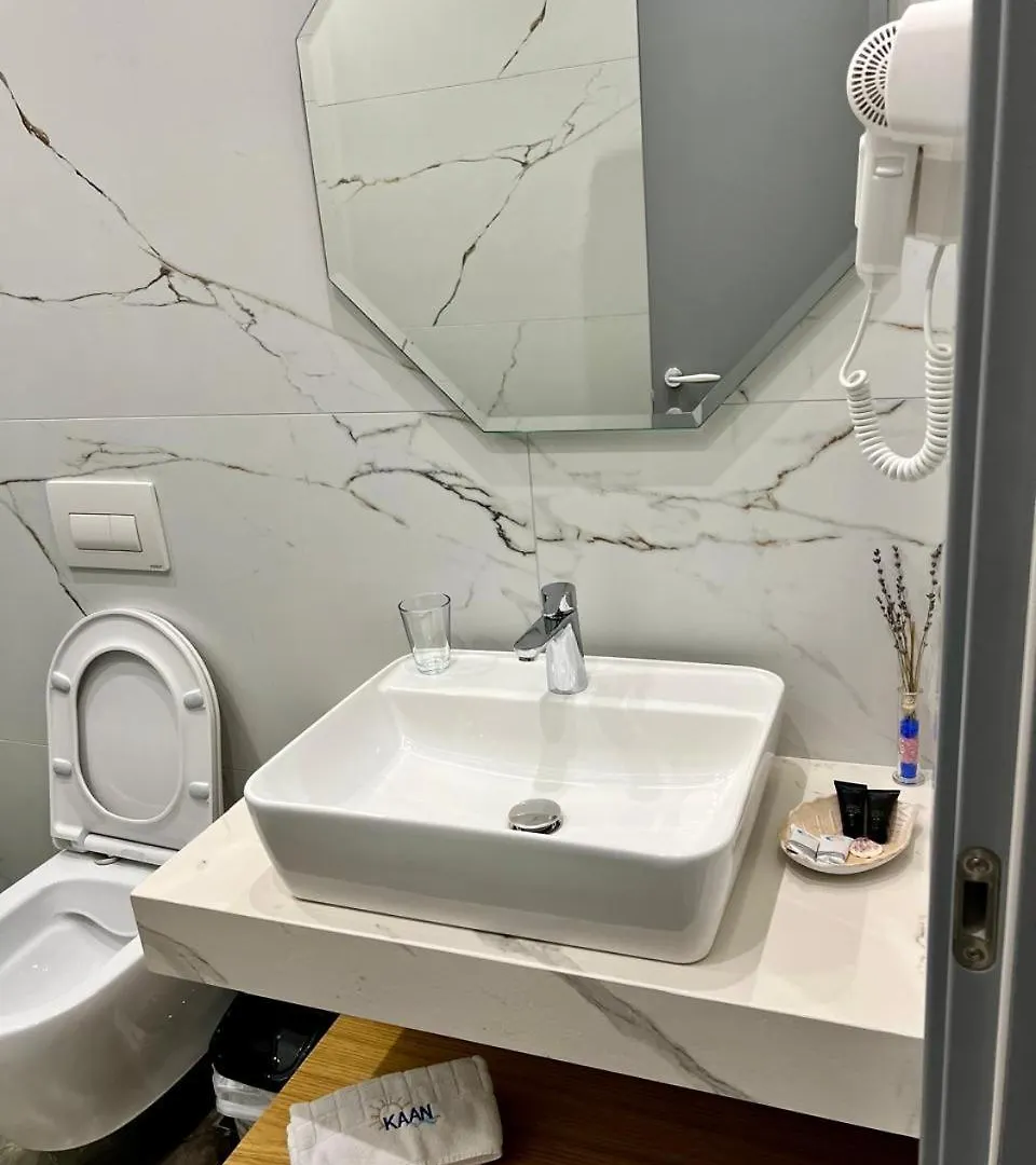 Kaan Hotel Radhima